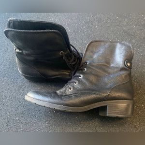 Anne Klein size 8.5 military style boots